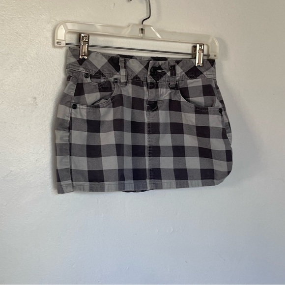 Miley Cyrus & Max Azria Women Buffalo Plaid checkered mini skirt Grey XSmall 1 - Picture 3 of 12